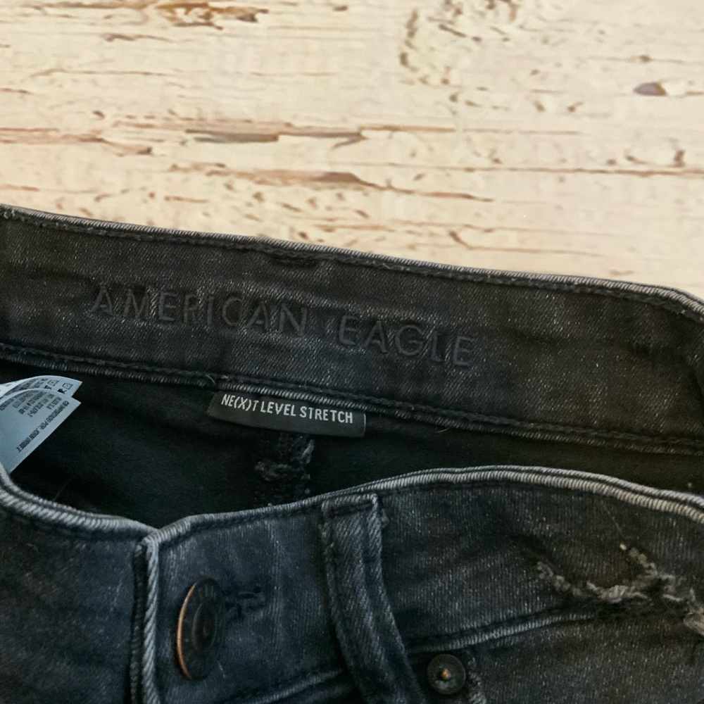 AE Next Level Stretch Midi Cut Off Shorts 4 - Black Denim Raw Hem Flex S - Picture 3 of 4
